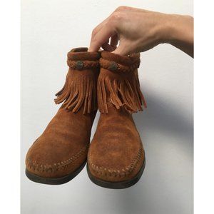 womens minnetonka zip boot-chestnut
